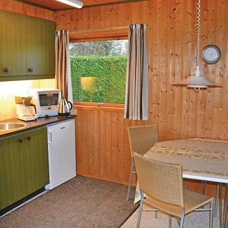 Stunning In Hyllinge With Kitchen Kirke-Hyllinge